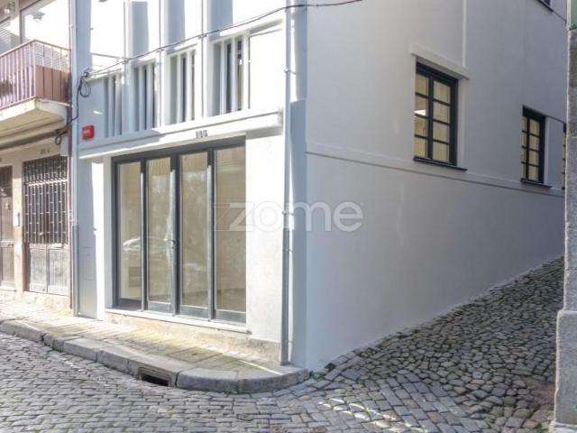 Ponto Comercial alugar em Porto