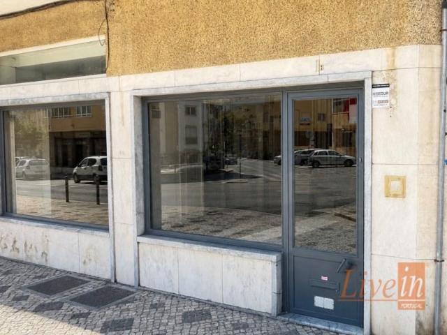 Loja alugar em Mem Martins, Sintra