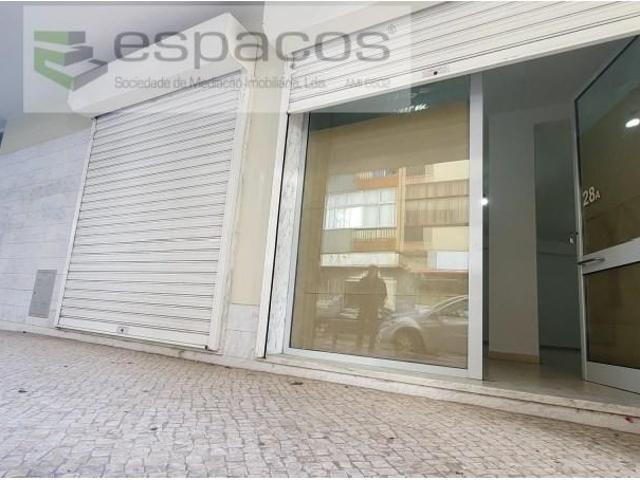 Loja alugar em Mem Martins, Sintra