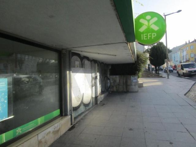 Ponto Comercial alugar em Sintra, Estefânea