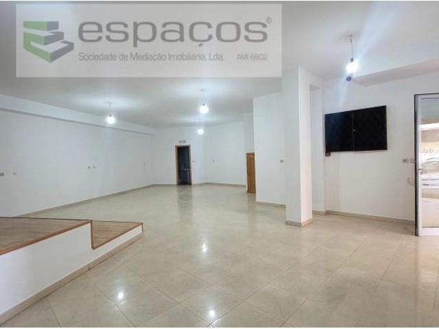 Loja alugar em Mem Martins, Sintra