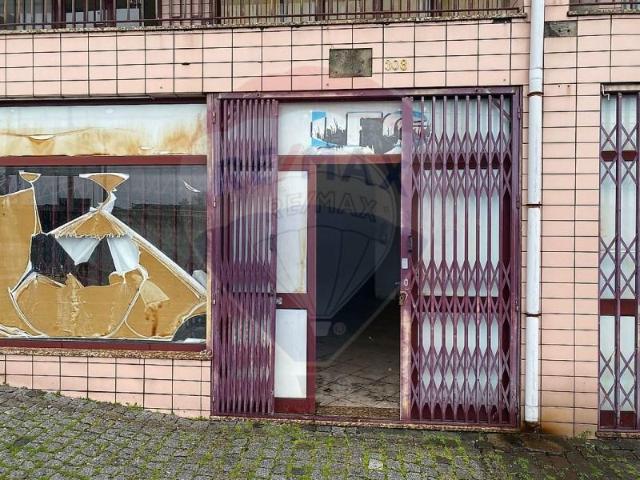 Loja venda em Gavião, Braga
