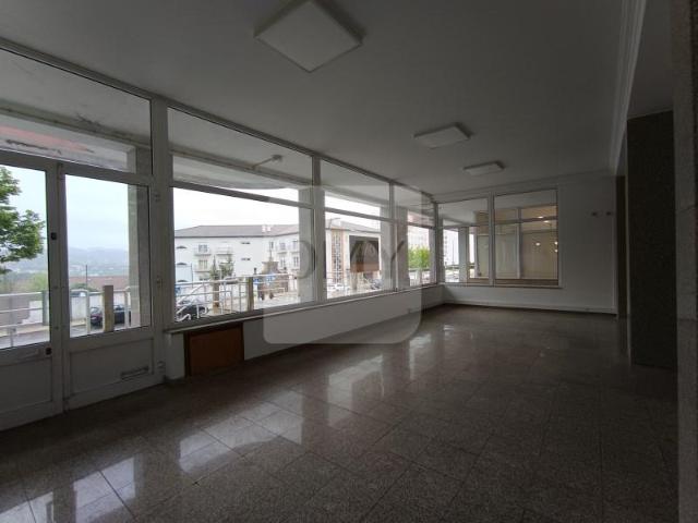 Ponto Comercial alugar em Vila Real Ponto Comercial alugar em Vila Real