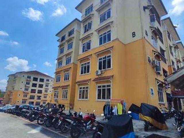 Apartment for sale in Tanjong Sepat, Selangor