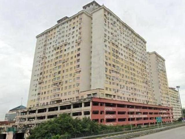 Serviced Residence for sale in Seri Kembangan, Majlis Bandaraya Subang Jaya