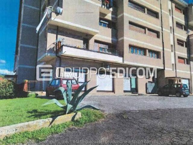 Locale Commerciale in vendita a Serricciolo, Aulla