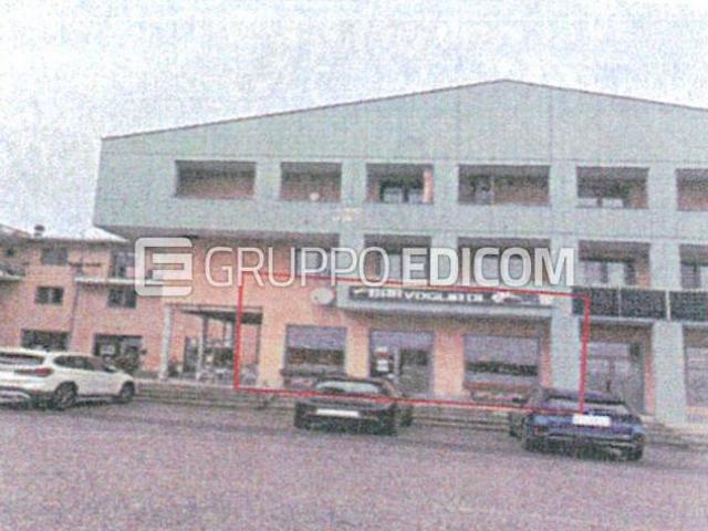 Locale Commerciale in vendita a Piemonte, Novara