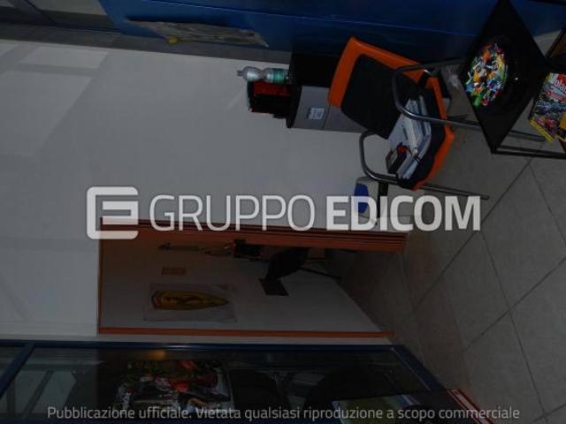 Locale Commerciale in vendita a Terni, Umbria