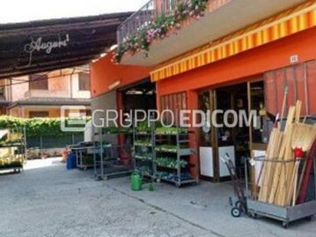 Locale Commerciale in vendita a Campagna Lupia, Veneto