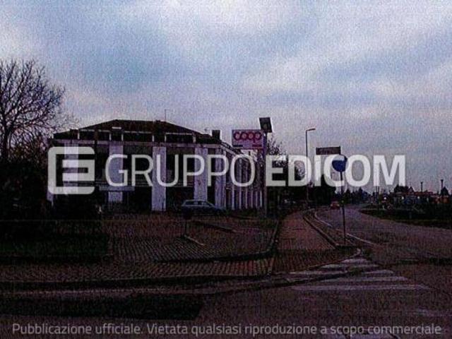 Locale Commerciale in vendita a Basse, Campolongo Maggiore