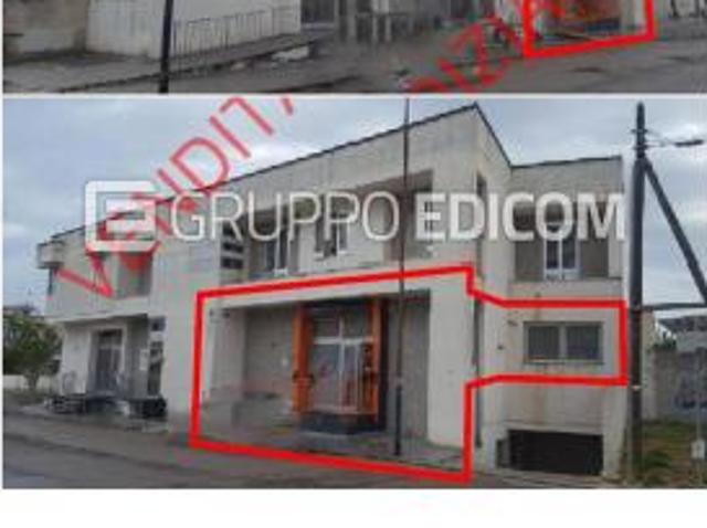 Locale Commerciale in vendita a Puglia, Lecce