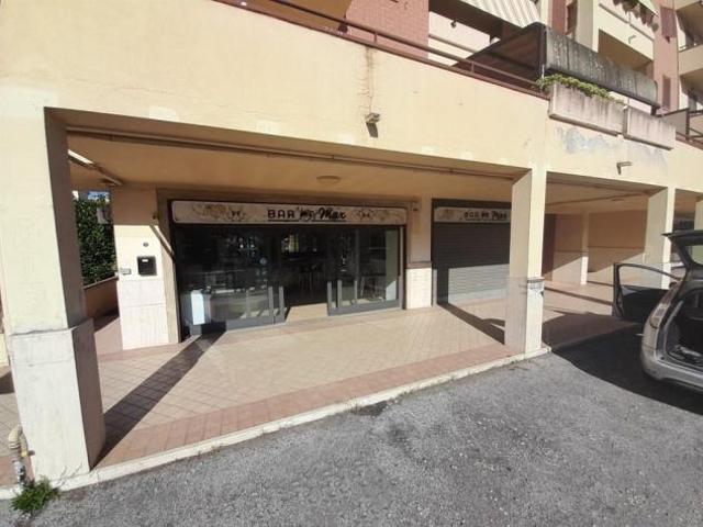 Locale Commerciale in vendita a Roma Capitale, Lazio