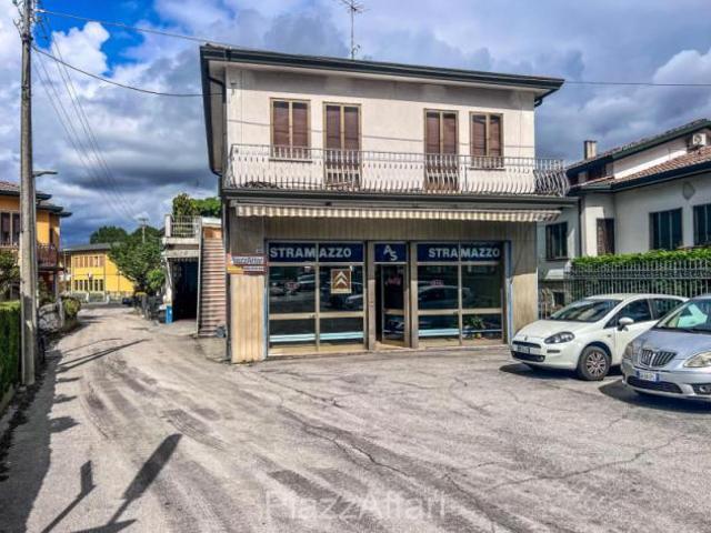 Locale Commerciale in vendita a Piove Di Sacco, Veneto