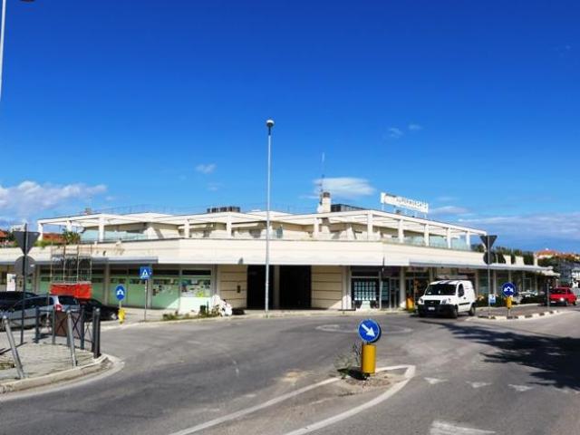 Locale Commerciale in vendita a San Clemente, Reggio Emilia