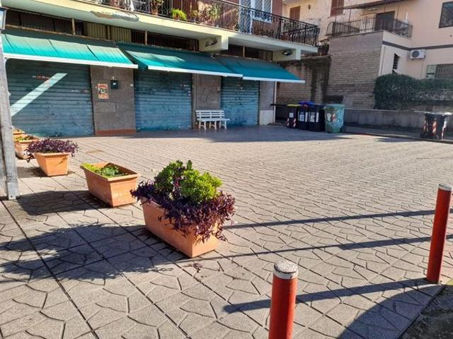 Locale Commerciale in affitto a Villaggio Breda, Roma Capitale