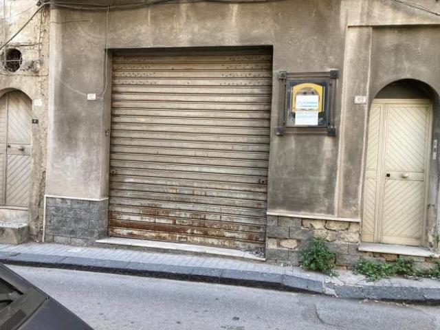 Locale Commerciale in vendita a Favara, Agrigento