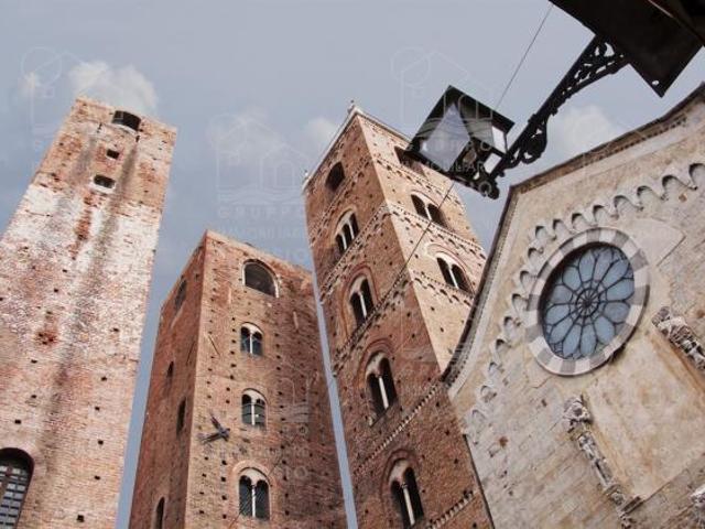 Locale Commerciale in vendita a Albenga, Liguria