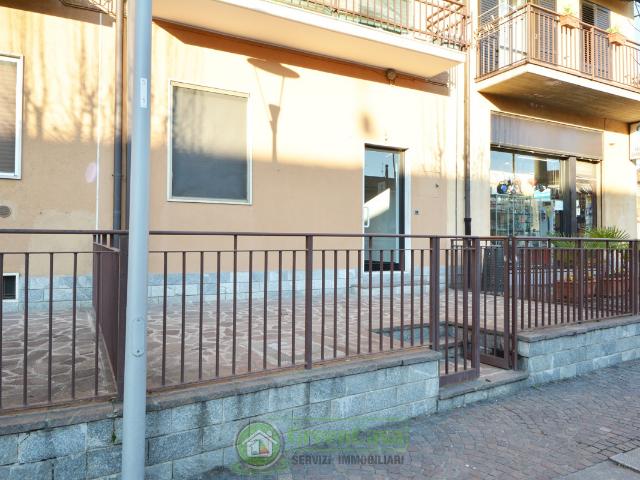 Locale Commerciale in vendita a Busnago, Lombardia