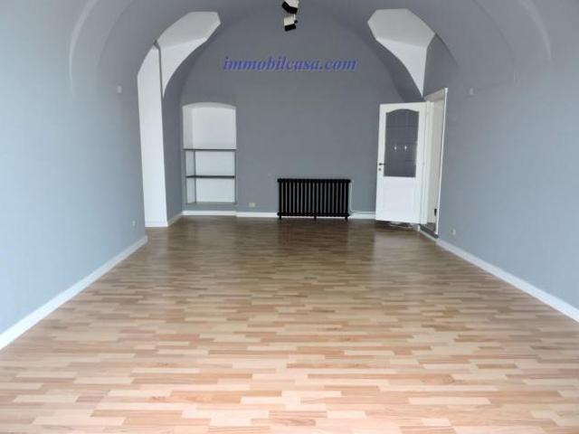 Locale Commerciale in affitto a Piemonte, Cuneo