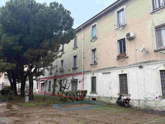 Locale Commerciale in vendita a Sant'Alessandro, Monza