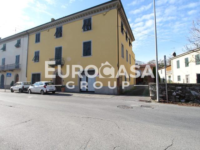 Locale Commerciale in vendita a Ponte a Moriano, Bagni Di Lucca Ponte