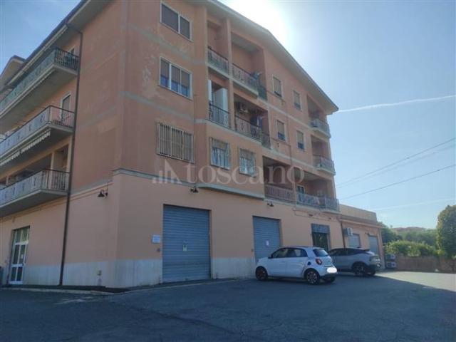 Locale Commerciale in affitto a Municipio Roma IX, Roma Capitale