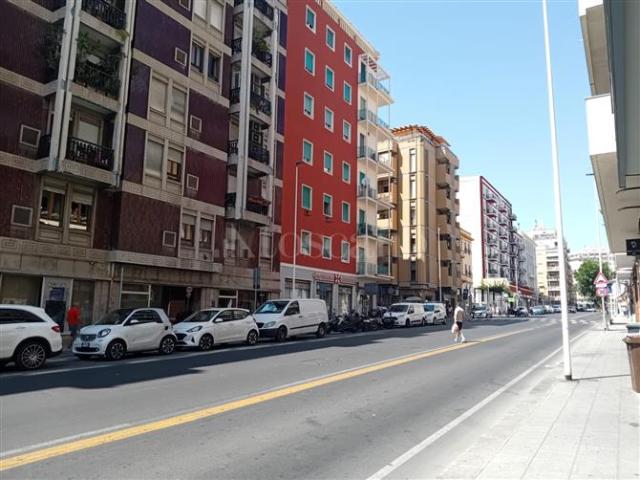 Locale Commerciale in vendita a Biddanoa/Villanova, Cagliari