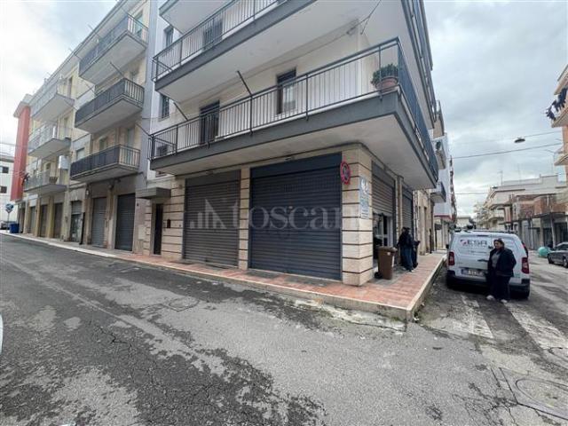 Locale Commerciale in affitto a Puglia, Brindisi