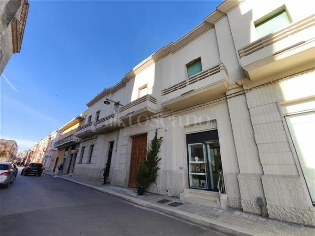 Locale Commerciale in vendita a Puglia, Brindisi