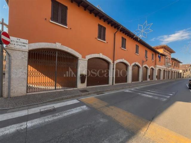Locale Commerciale in vendita a Ghedi, Lombardia