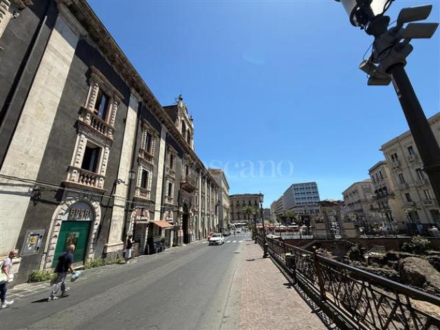 Locale Commerciale in vendita a Centro storico, Catania