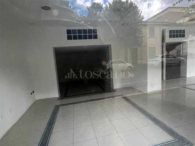 Locale Commerciale in affitto a Avezzano, Abruzzo