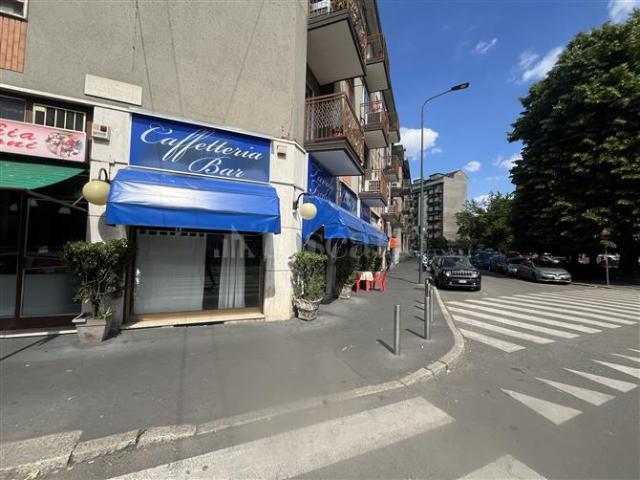 Locale Commerciale in vendita a Municipio 7, Milano