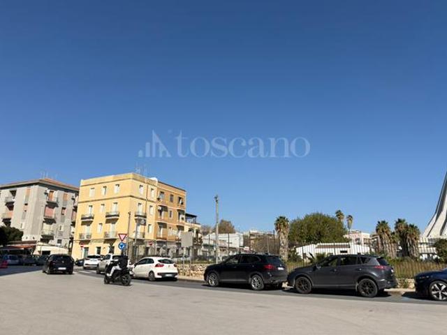 Locale Commerciale in vendita a Santa Lucia, Siracusa