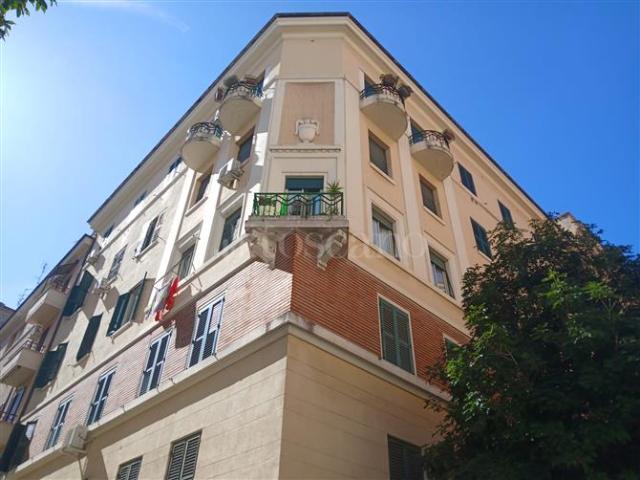 Locale Commerciale in vendita a Municipio Roma VII, Roma Capitale