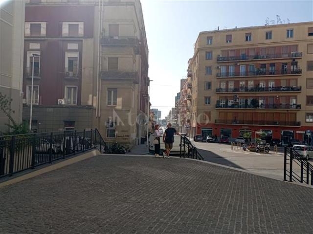 Locale Commerciale in vendita a Bonaria, Cagliari