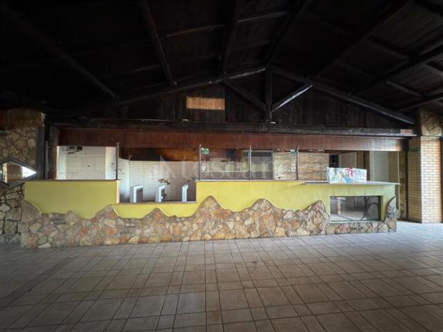 Locale Commerciale in vendita a Lido di Latina, Latina