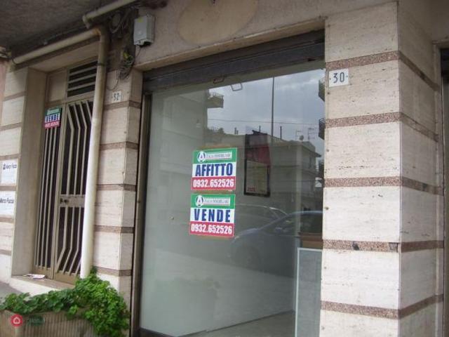 Locale Commerciale in affitto a Ragusa