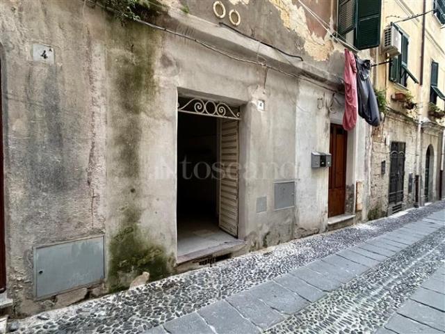 Locale Commerciale in vendita a Cappuccini, Cala Di Volpe