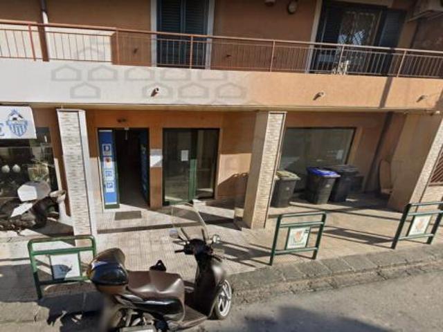 Locale Commerciale in vendita a II Circoscrizione, Messina