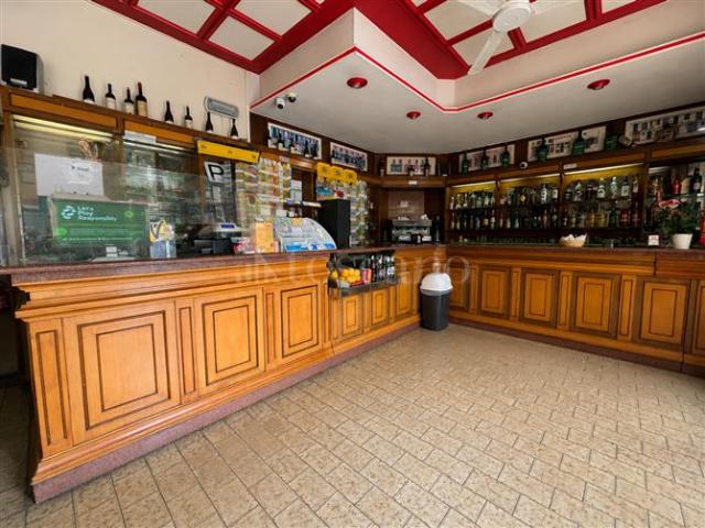 Locale Commerciale in vendita a Nova Milanese, Lombardia