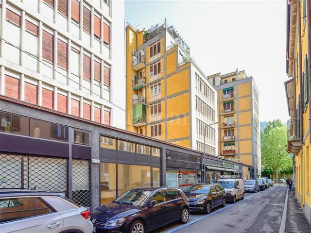 Locale Commerciale in affitto a Sant'Agostino, Como
