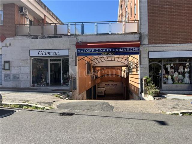 Locale Commerciale in affitto a Casal Monastero, Roma Capitale