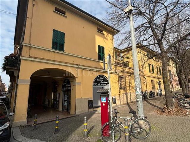 Locale Commerciale in vendita a Santo Stefano, Bologna