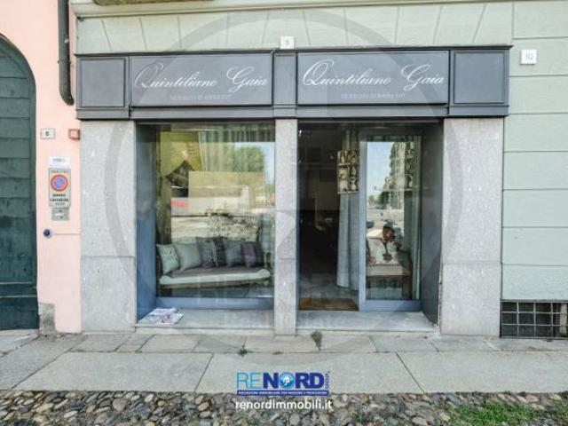 Locale Commerciale in affitto a Pavia, Lombardia