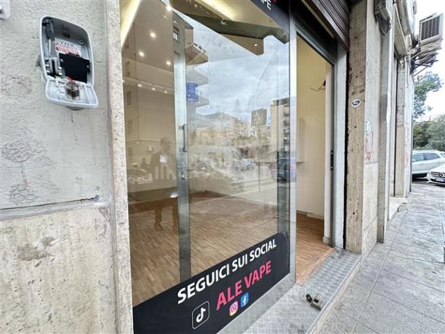 Locale Commerciale in affitto a VIII Circoscrizione, Palermo