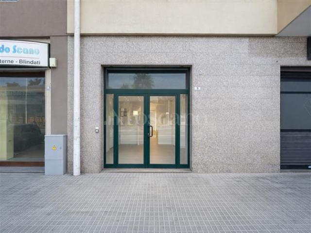 Locale Commerciale in vendita a Is Mirrionis, Cagliari