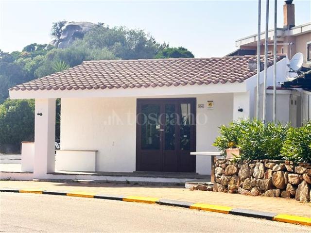 Locale Commerciale in vendita a Rudalza, San Pantaleo