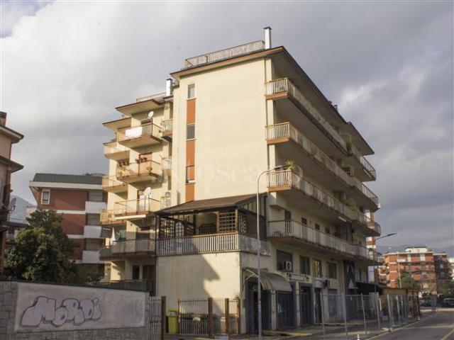Locale Commerciale in vendita a San Silvestro, Cassino