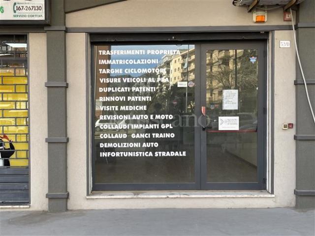 Locale Commerciale in affitto a VIII Circoscrizione, Palermo